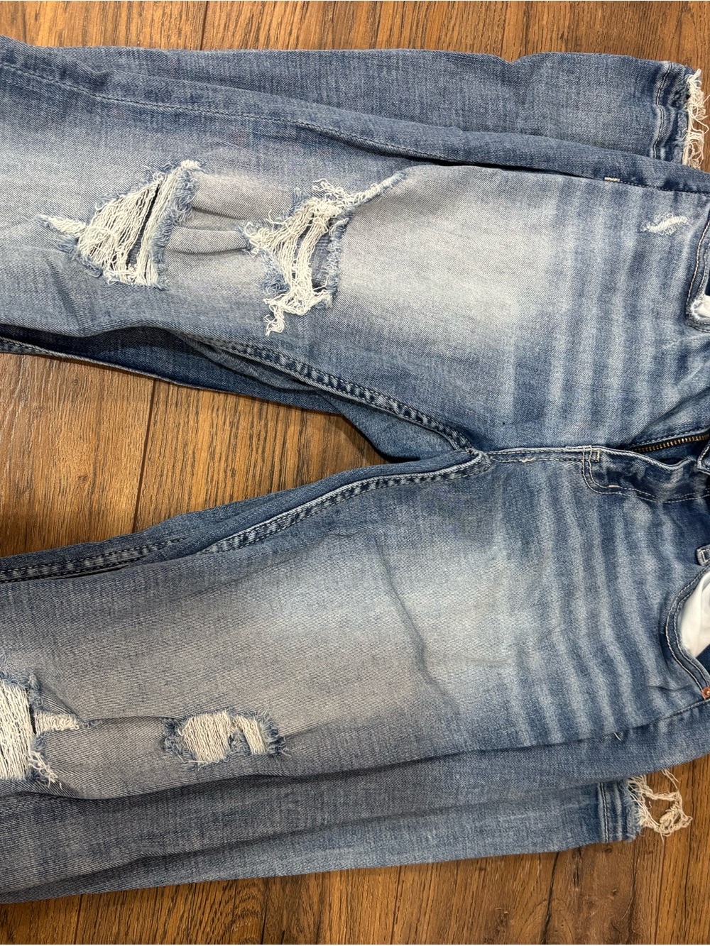 BKE Women's Light Blue Distressed Boyfriend Jeans